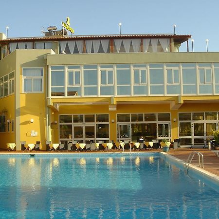 Club Malaspina Боза Екстериор снимка