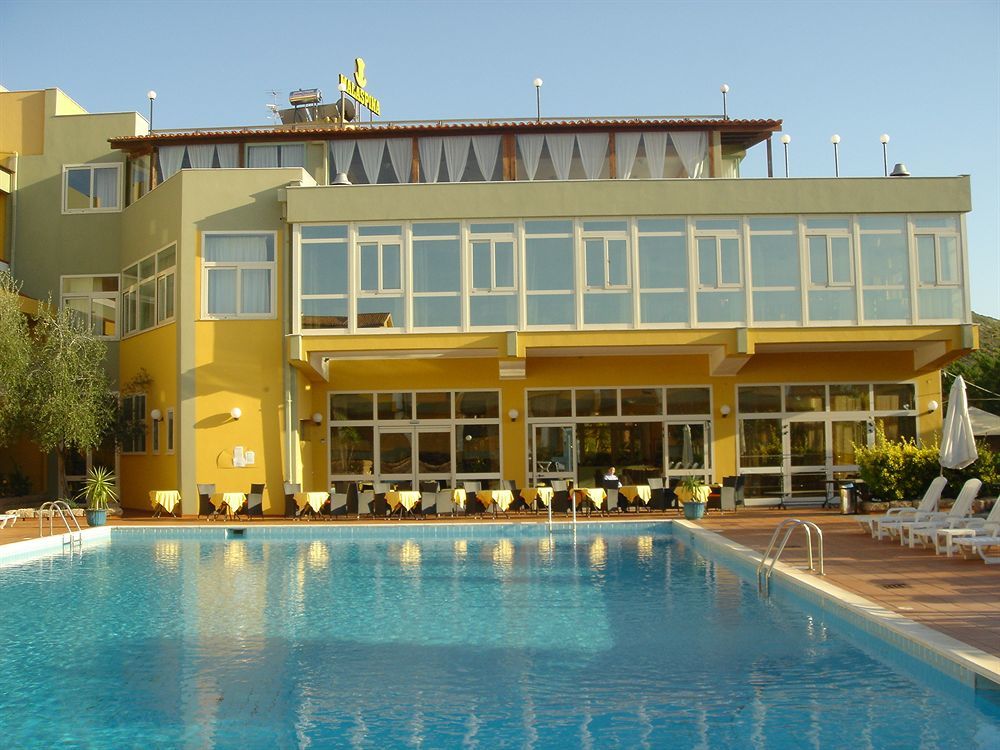 Club Malaspina Боза Екстериор снимка